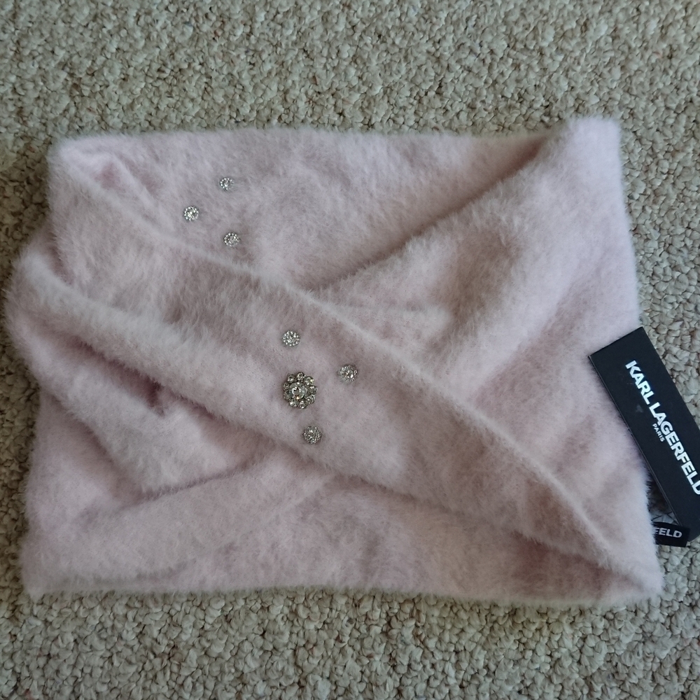 Karl Lagerfeld Paris Infinity Scarf light Pink Fuzzy Scarf